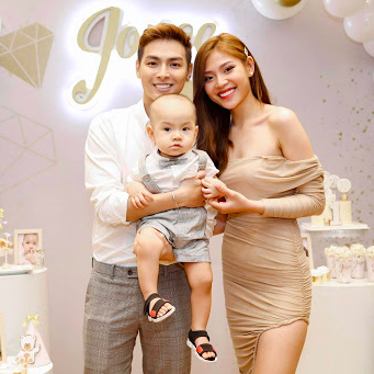 Gia đình bé Gia Khánh
